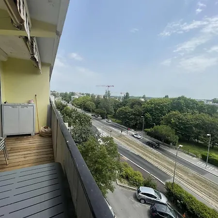 Cosy Dans Superbe Equipe Cher Habitant Δωμάτια σε οικογενειακή κατοικία Lormont